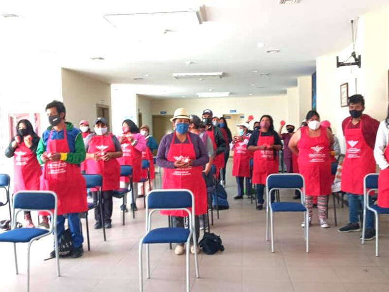  Entrega de mandiles Feria agroecológica y emprendimientos